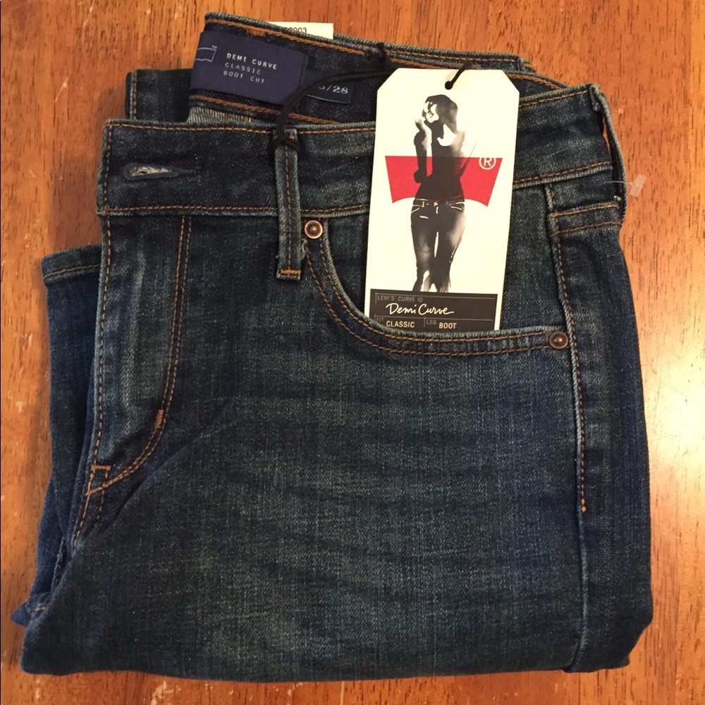 Levi’s Demi-curve boot cut jeans